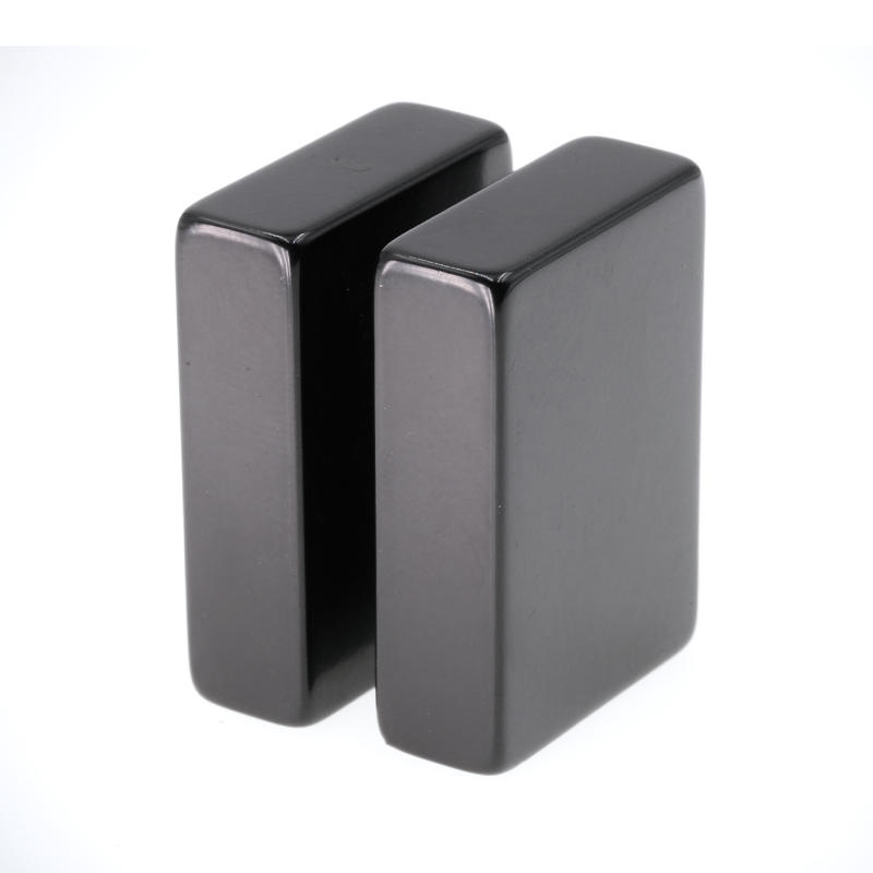 Bloc cu magnet permanent 7