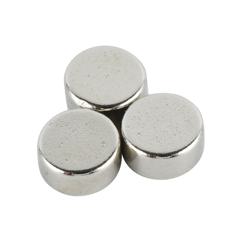 Magnet pentru căști