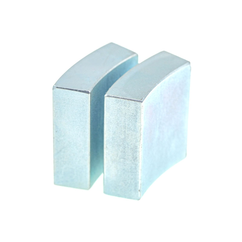 Magnet pentru separator magnetic