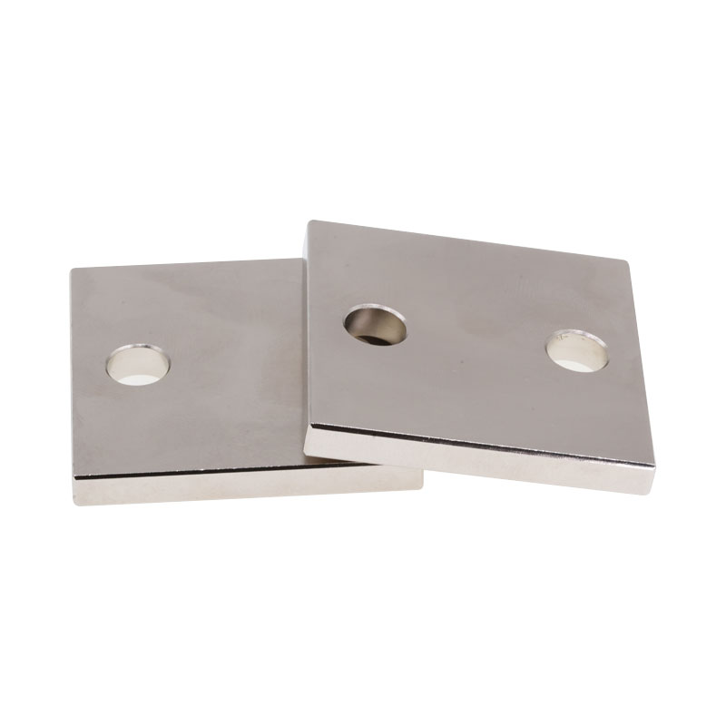 Magnet permanent cu formă personalizată